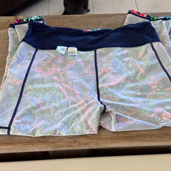 Lilly Pulitzer Take Me To The Sea Cropped Leggings in XL - Picture 12 of 13